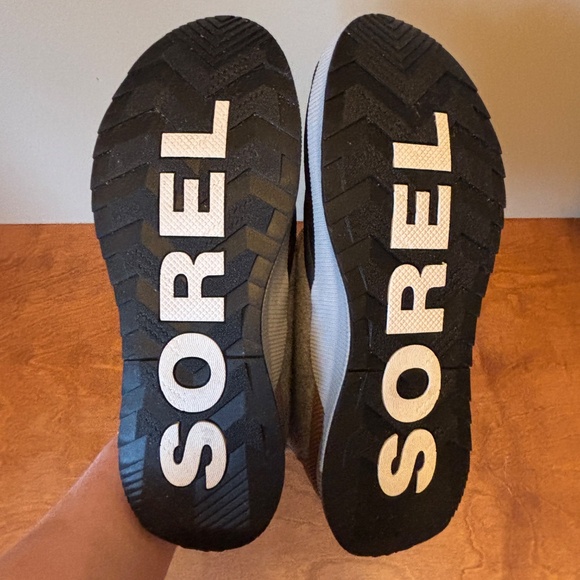 brand new Women's Sorel Out N About classic waterproof duck boot - Picture 4 of 7